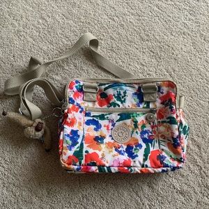 COPY - Kipling Crossbody bag in floral. Brand New.